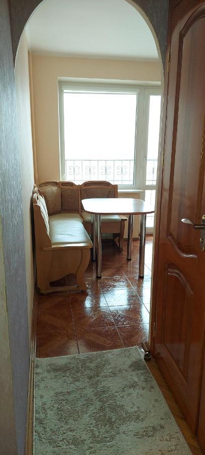 Apartment On Patriarkha Mstyslava Skrypnyka Street Kiev Exterior foto